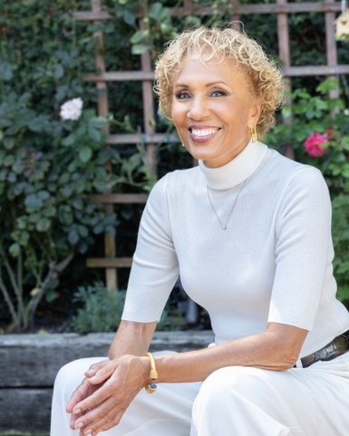 Deborah Santana - Loving the Fire: Choosing Me, Finding Freedom 1
