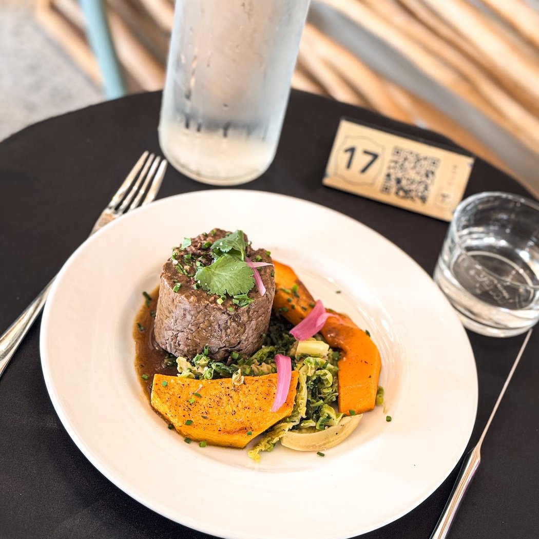 MS Club Restaurant 1