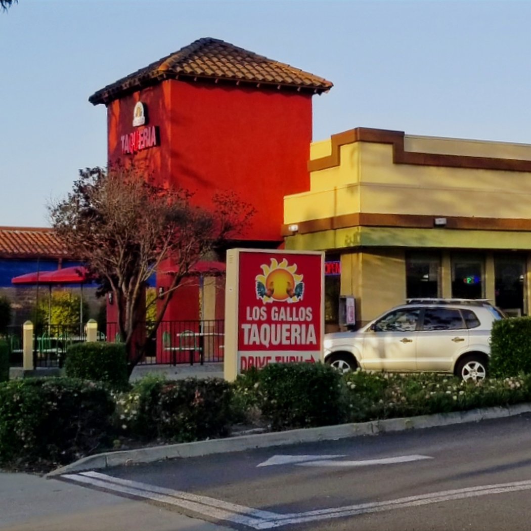 Los Gallos Taqueria 2