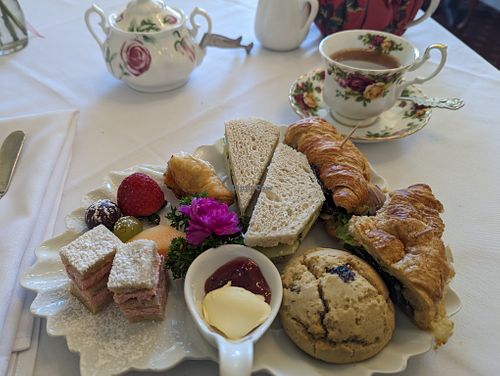Lisa's Tea Treasures in Los Altos 1