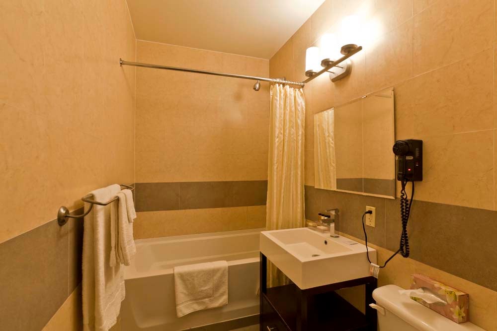 Pointe Plaza Hotel 3