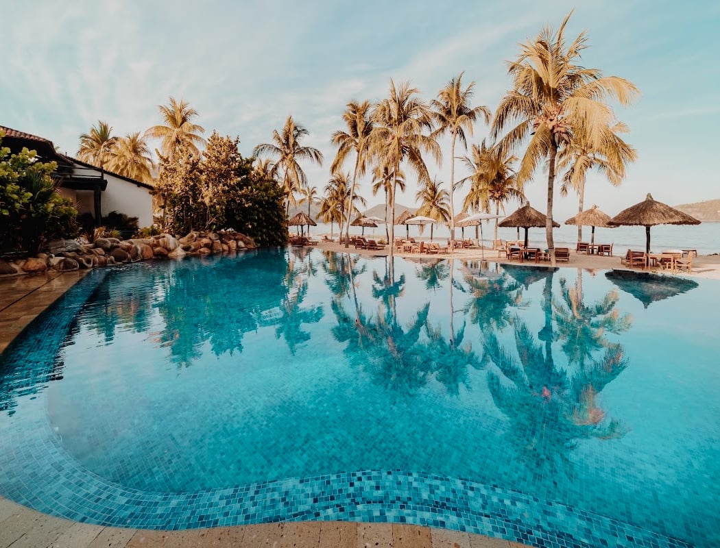 Thompson Zihuatanejo 3