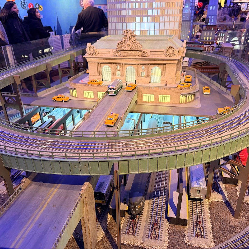 Grand Central Holiday Fair 1