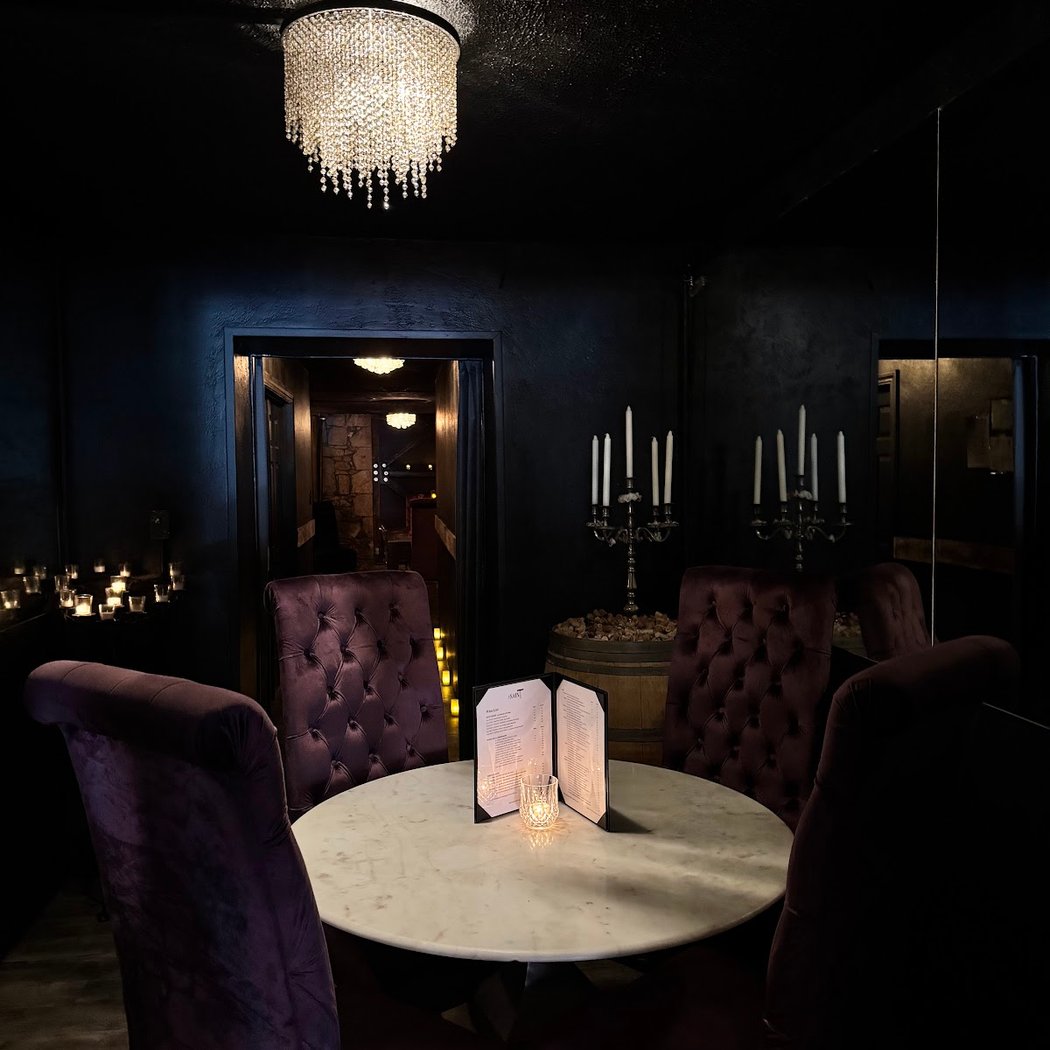 Immersive Craft Cocktail Experience 3