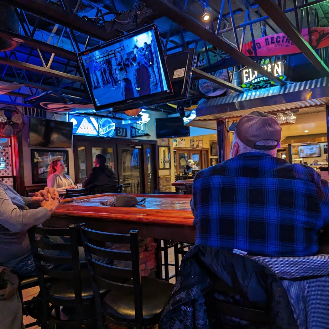 Rookies Sports Bar & Grill 3