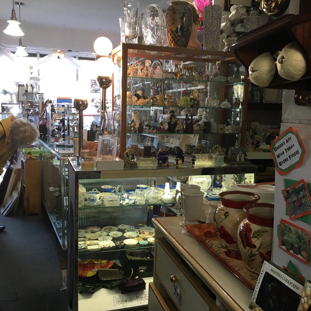 The Worthy Pause Thrift & Gift Shop 5