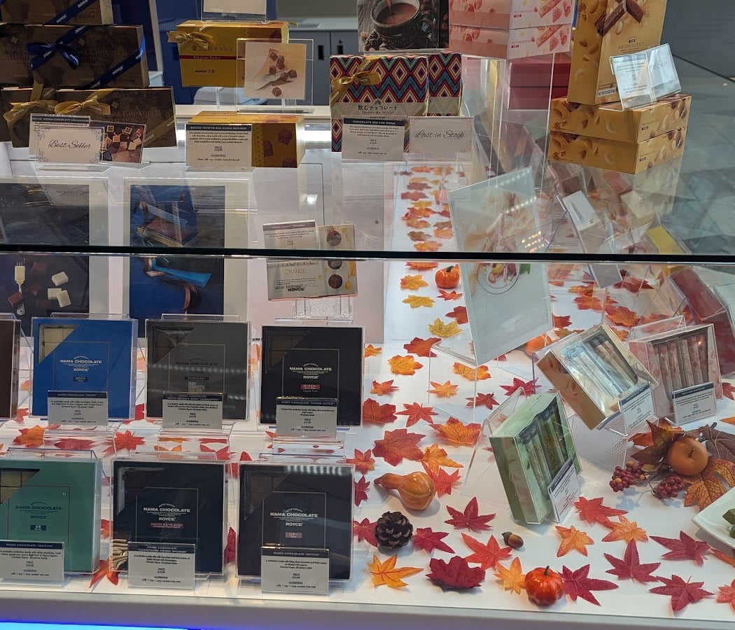 ROYCE' Chocolate at Mitsuwa Marketplace 3