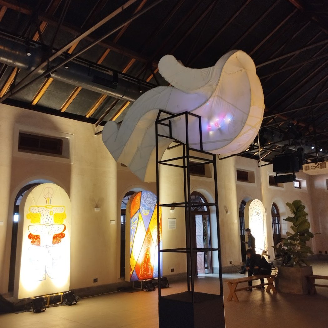 STORY: THE GIRL WHO WAS AFRAID OF THE LIGHT 2