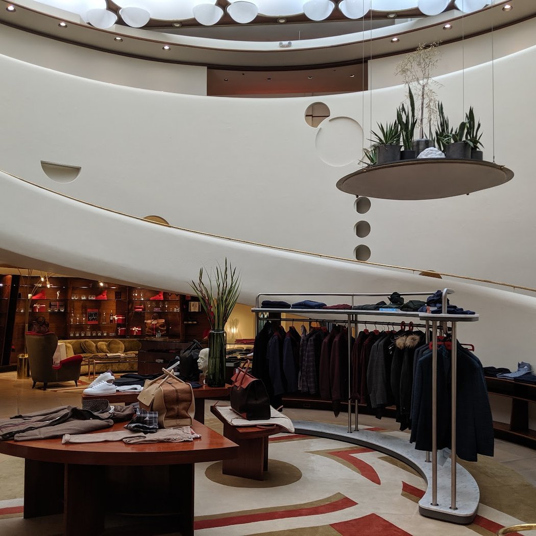 Frank Lloyd Wright Spiral Interior 1