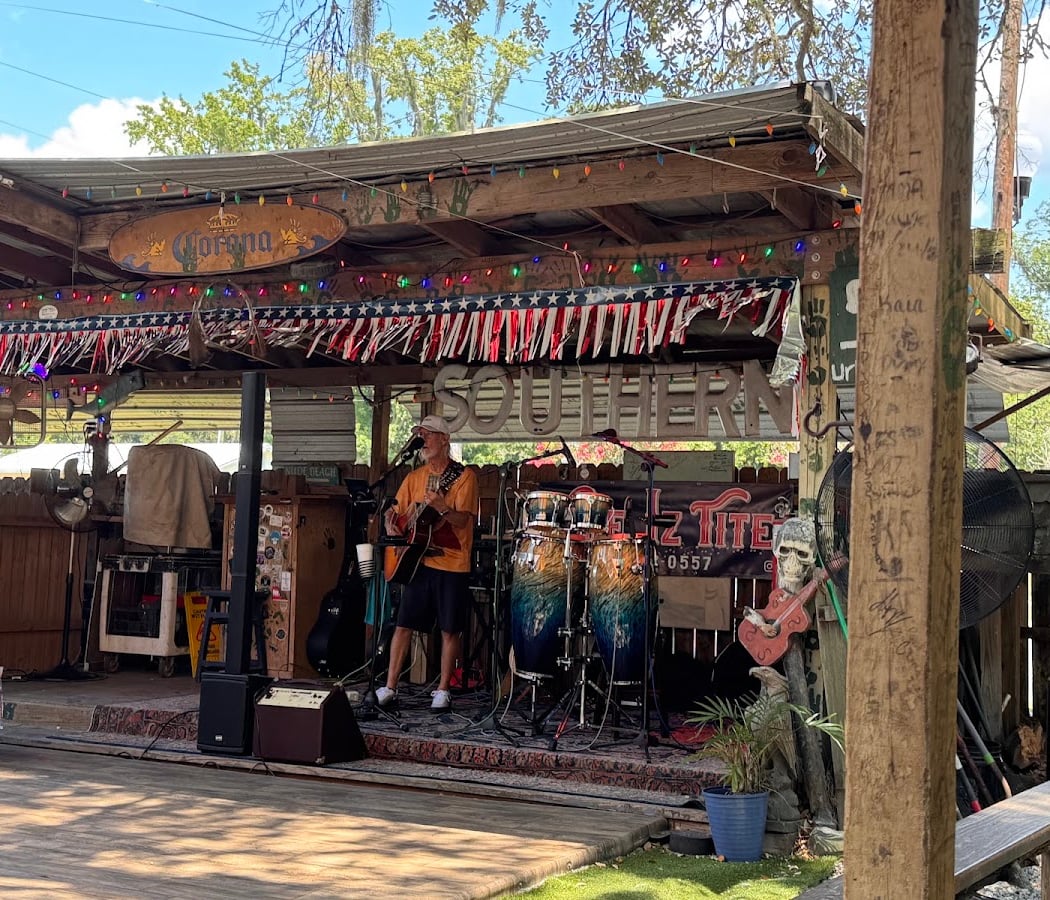 Friday Night Live Music & Backyard BBQ 1