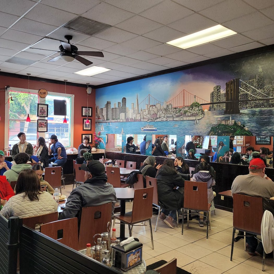 Goodfellas Pizzeria & Grill (Halal) 4