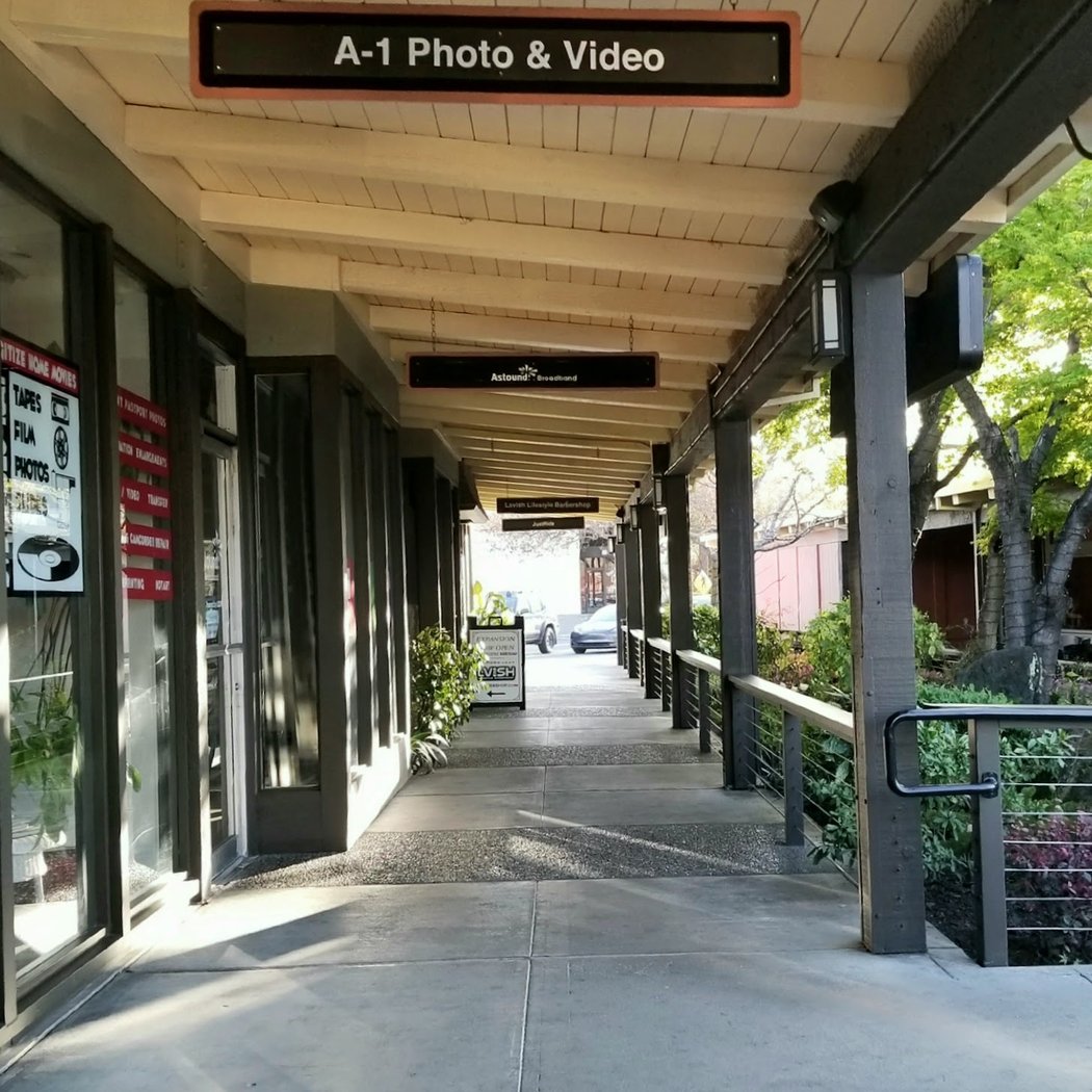 Oak Grove Plaza 1