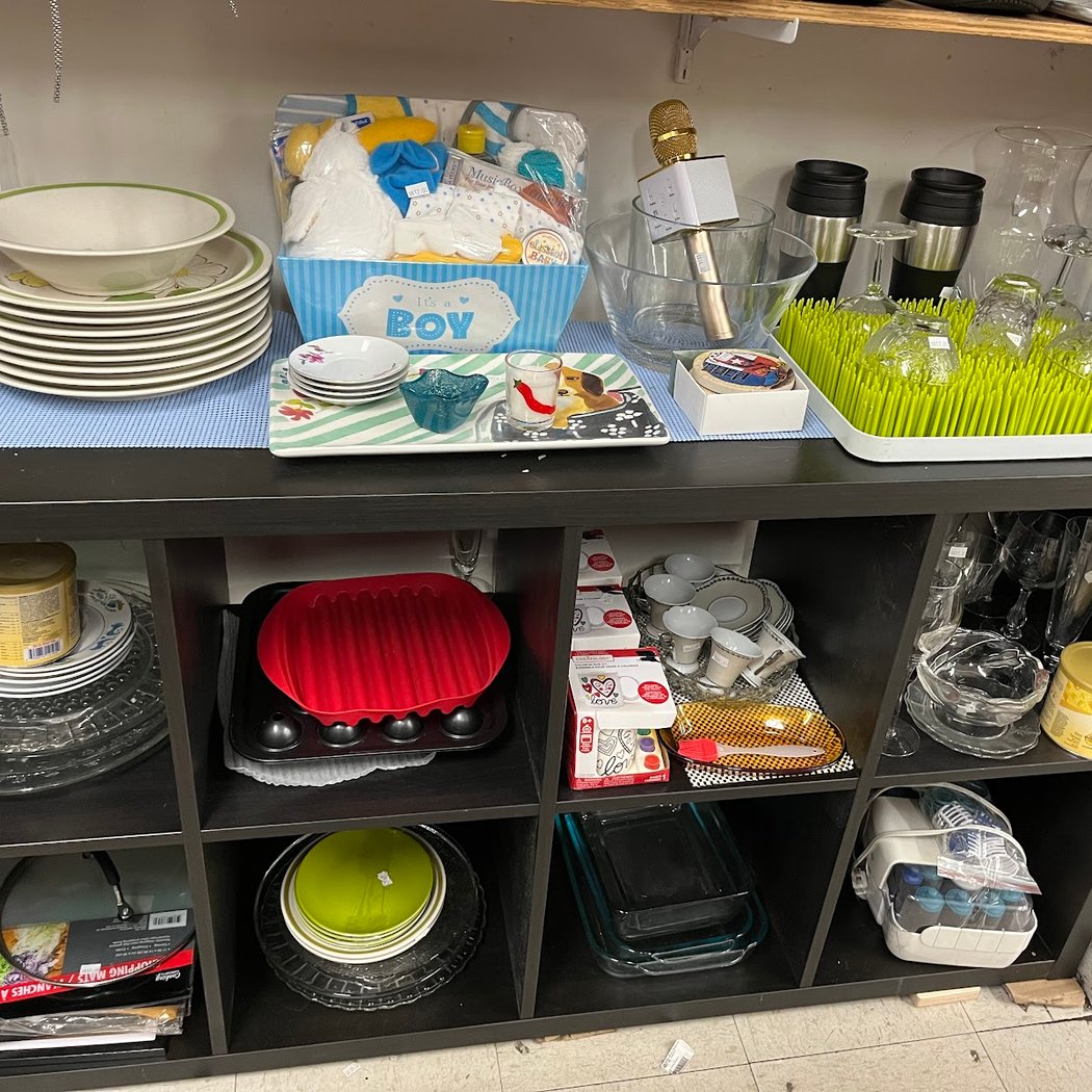 MAAPIS Thrift Store 3