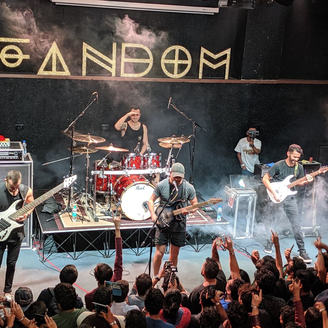 TARANA-PILOT ALBUM GIG 2