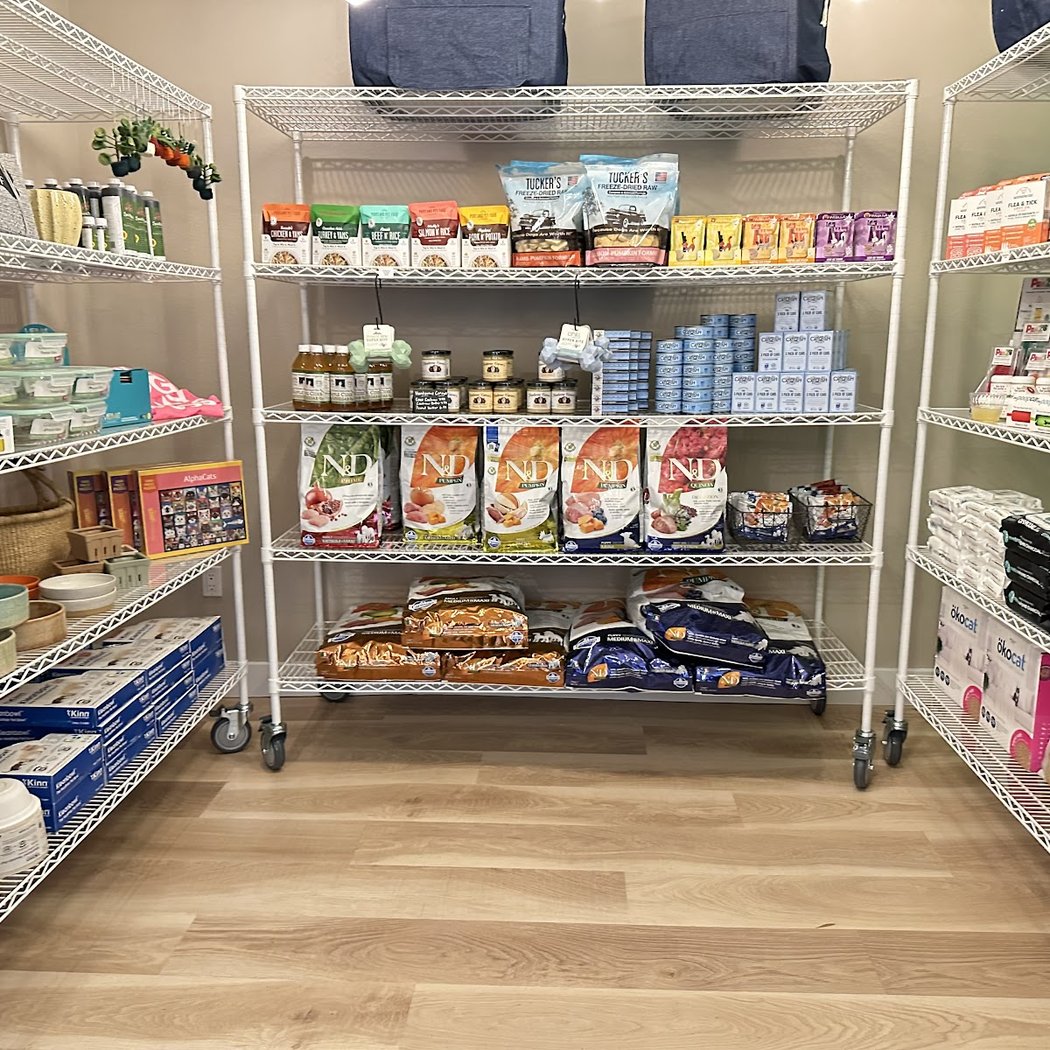 Shinto's Pet Food Kitchen & Store 3
