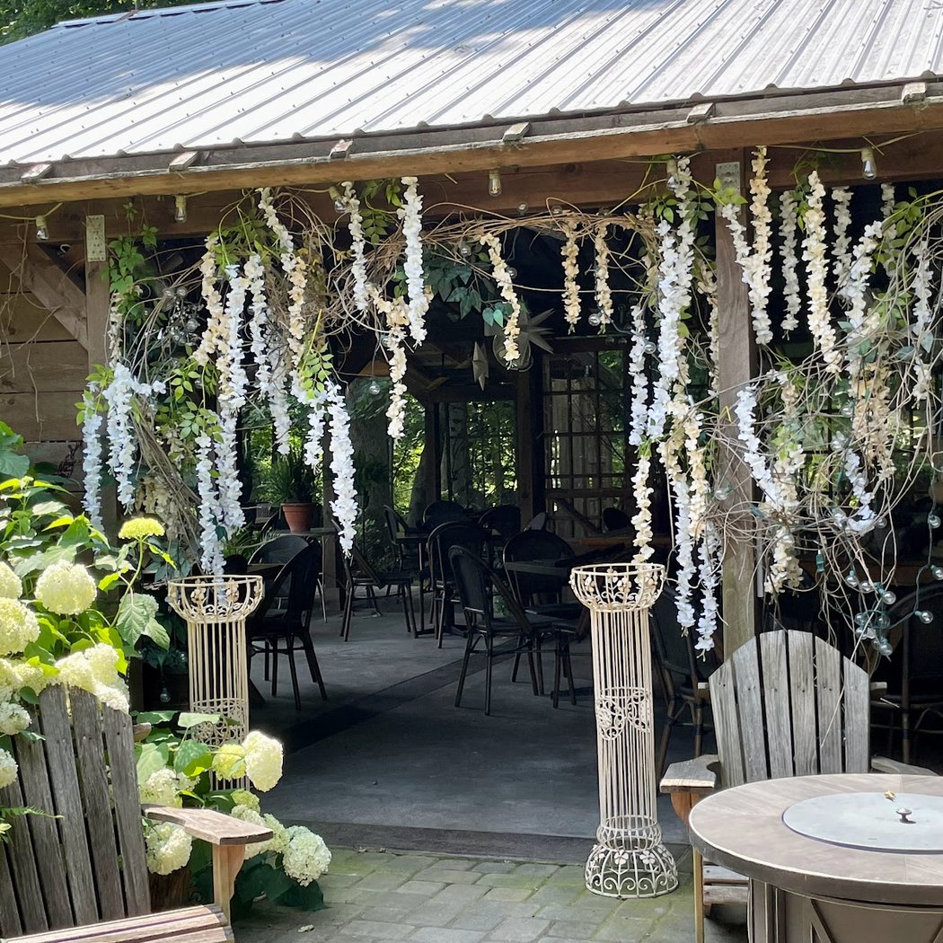 Tree House Tavern 2