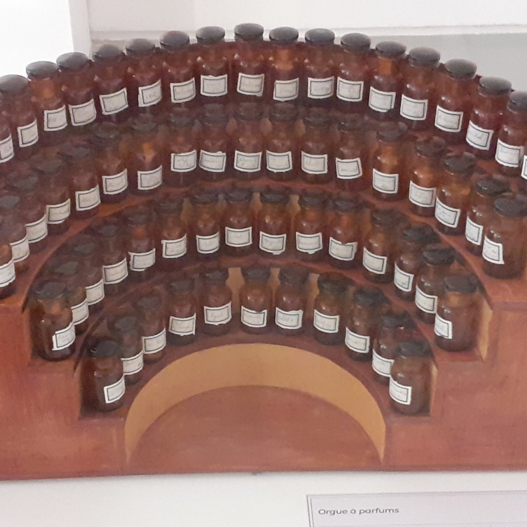 Osmotheque - International Archives of Perfumes 2