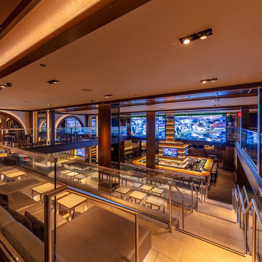 40/40 Club 1