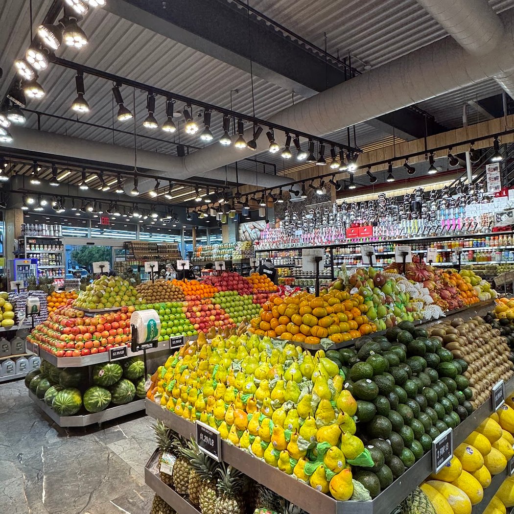 OKKA FOODS MARKET 1