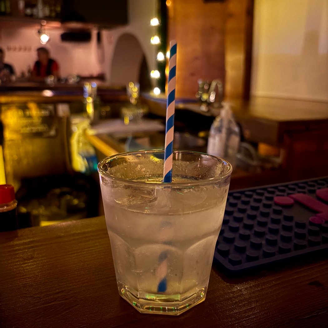 Essence Bar 1