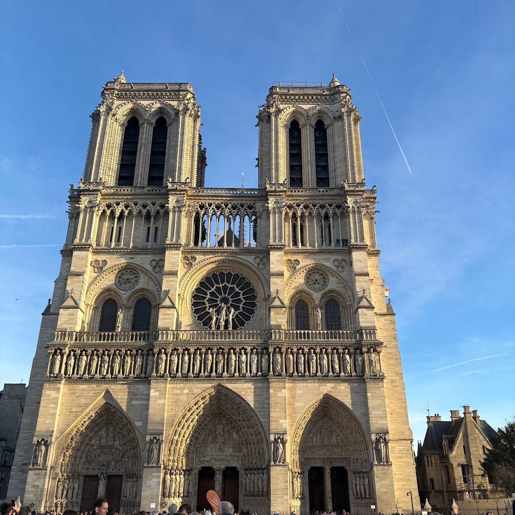Explore Paris Tours 3