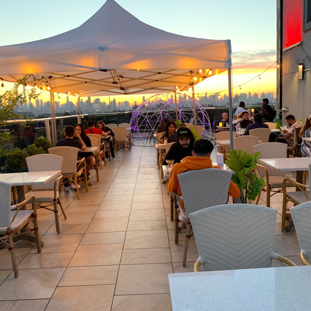 Luna Asian Bistro Japanese Rooftop 2