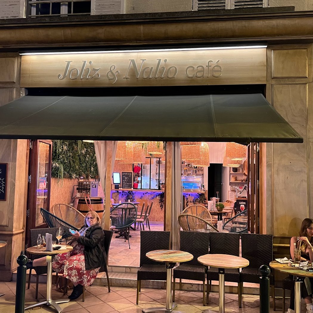 JOLIZ & NALIO Café 2