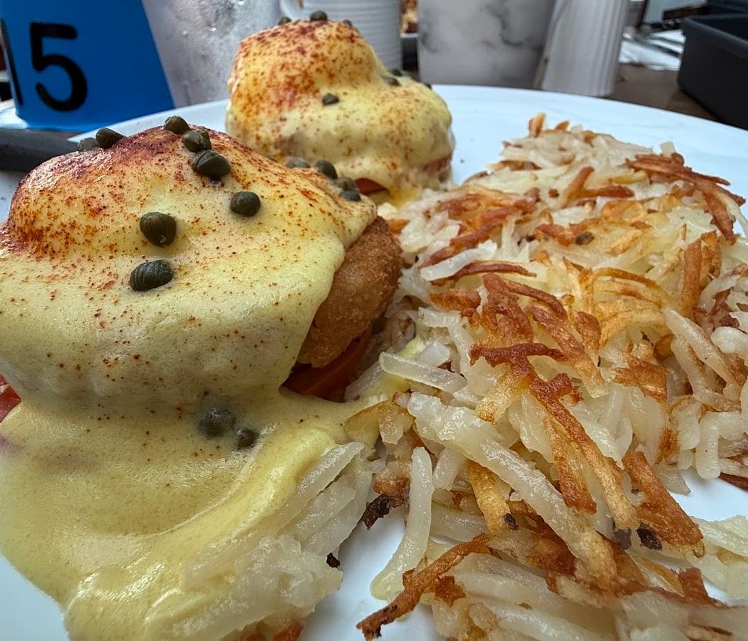 Breakers Breakfast, Brunch & Lunch 1
