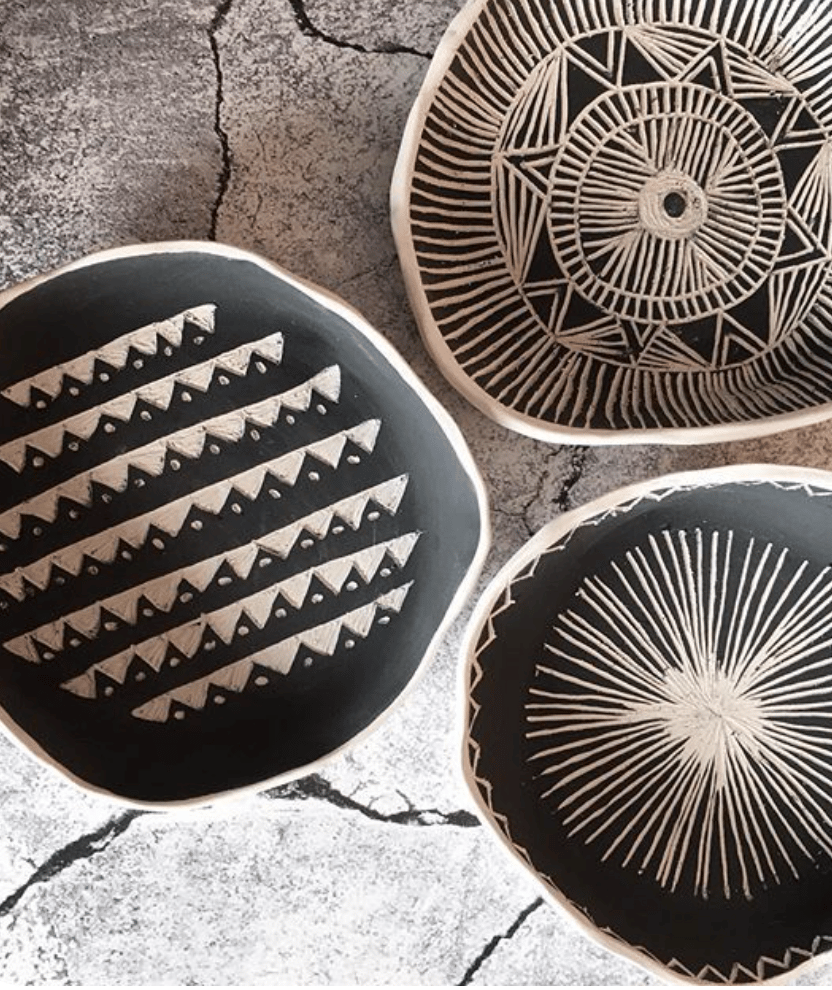 Stage Initiation 3H : Une Assiette Décorée en Gravure sur Céramique ou Sgraffito 1