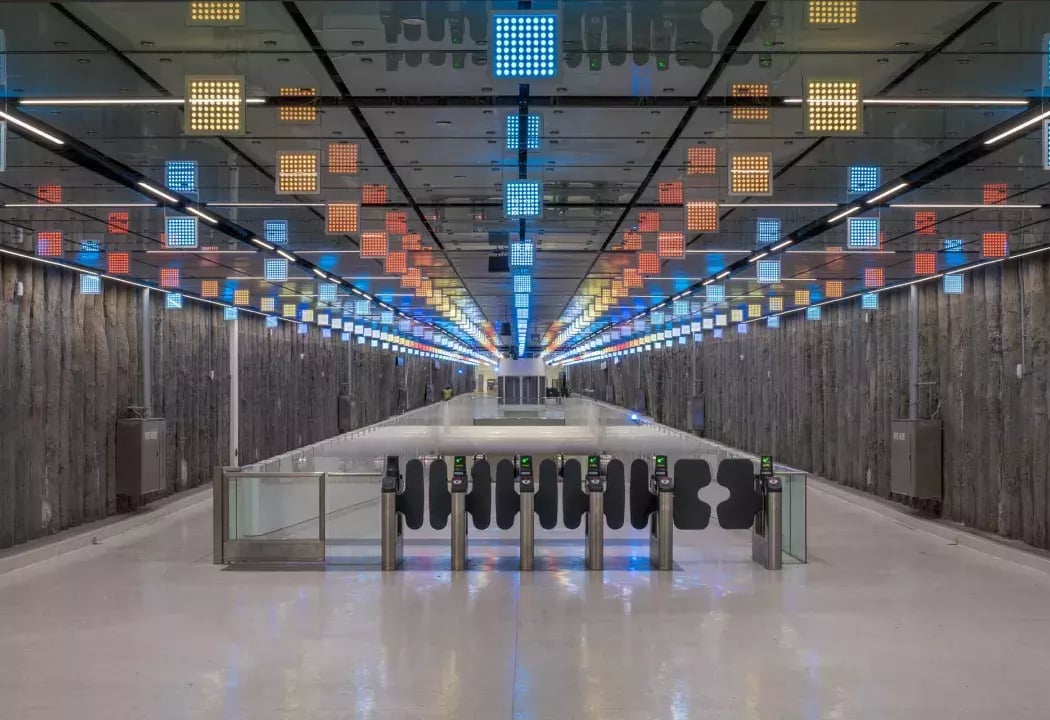 Illuminated SF 4