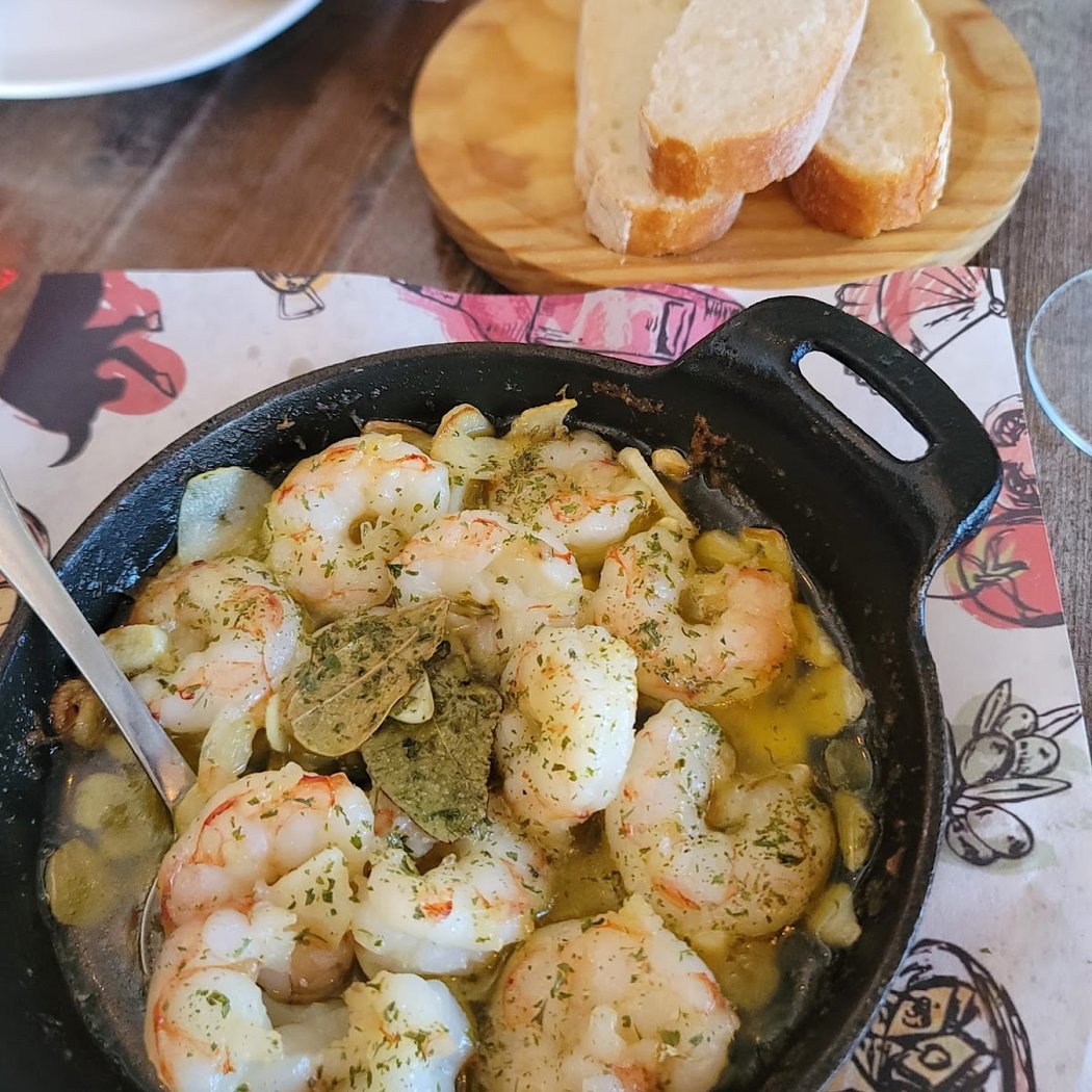 Manchego Tapas Bar & Restaurant 1