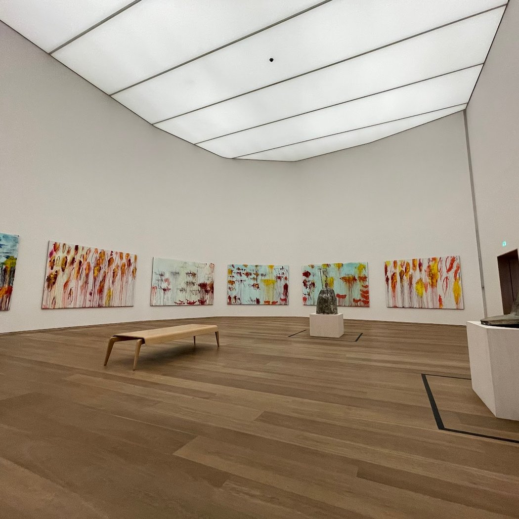 Kangaroo Tour | Andy Warhol: Seeing Double 4