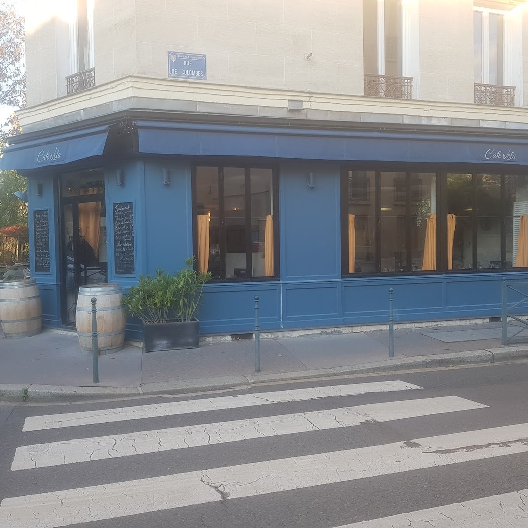 Café Lola 92 2
