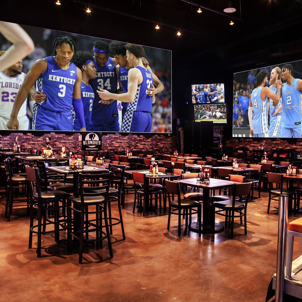 Blondies Sports Bar & Grill 3