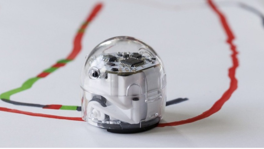 Ozobots im Humboldt Forum. Ferienworkshop für Familien 1