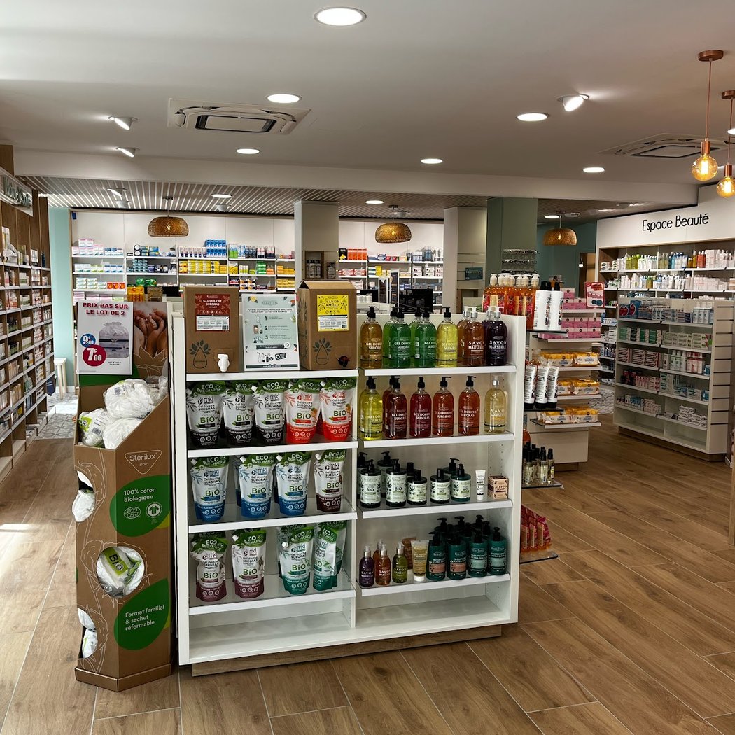 Pharmacy Post // Pharmacy in Saint Nazaire 3