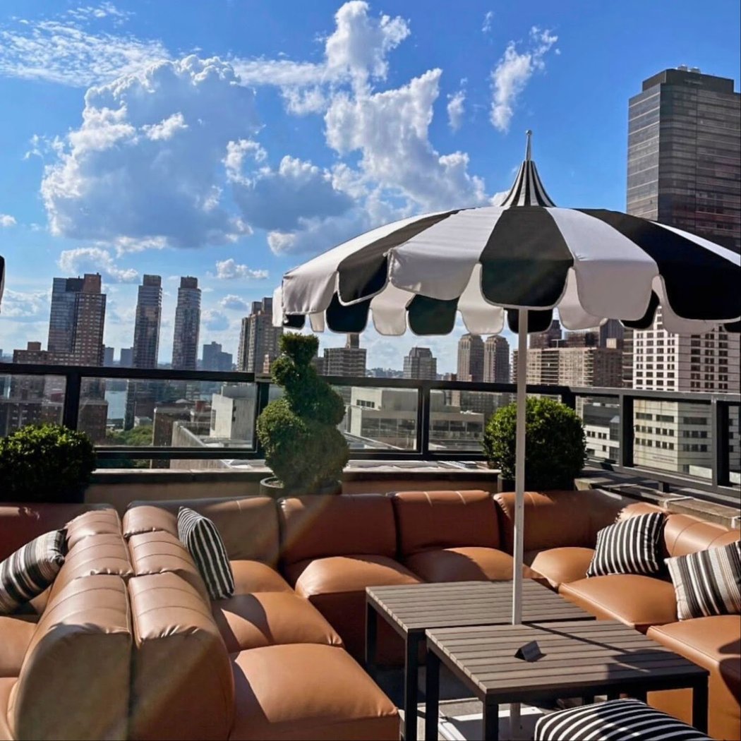 Live DJ at the Empire Rooftop 4