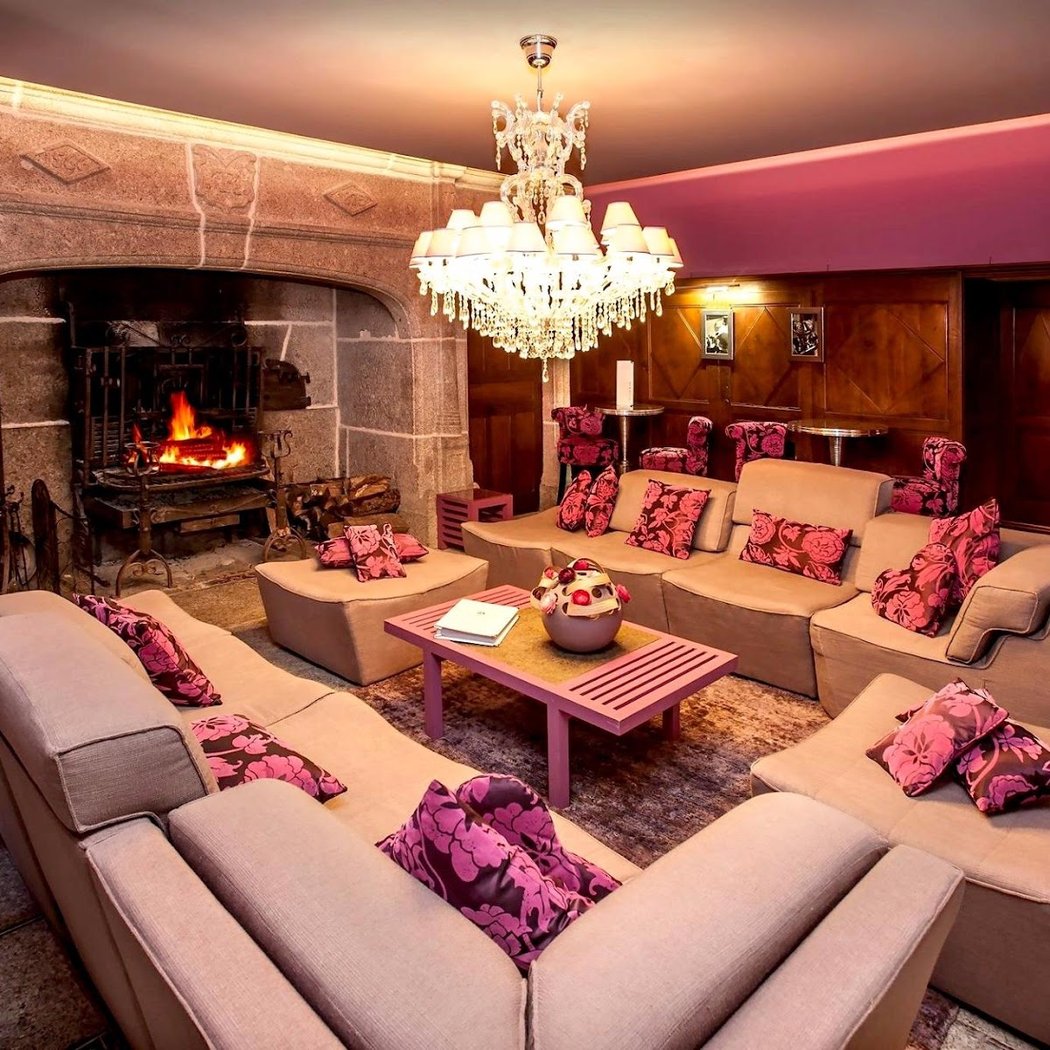 Logis Hôtel le Château d'Orfeuillette Rest. le Théophile 1