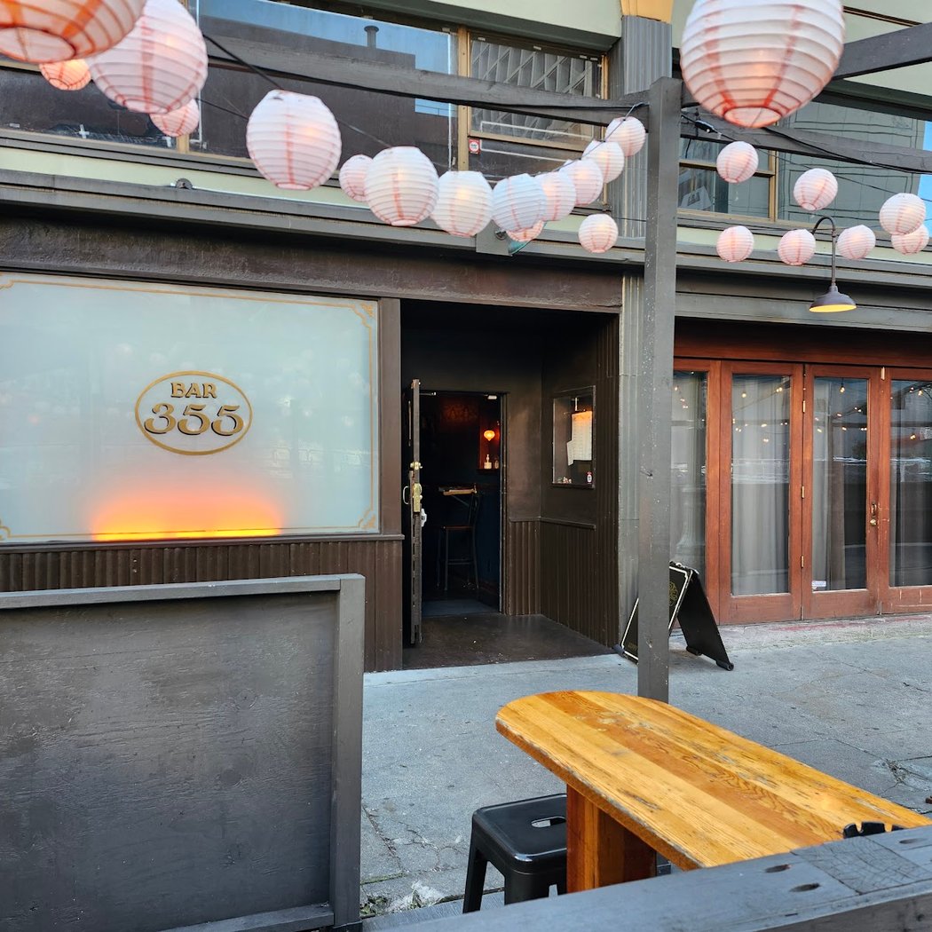 Bar 355 2