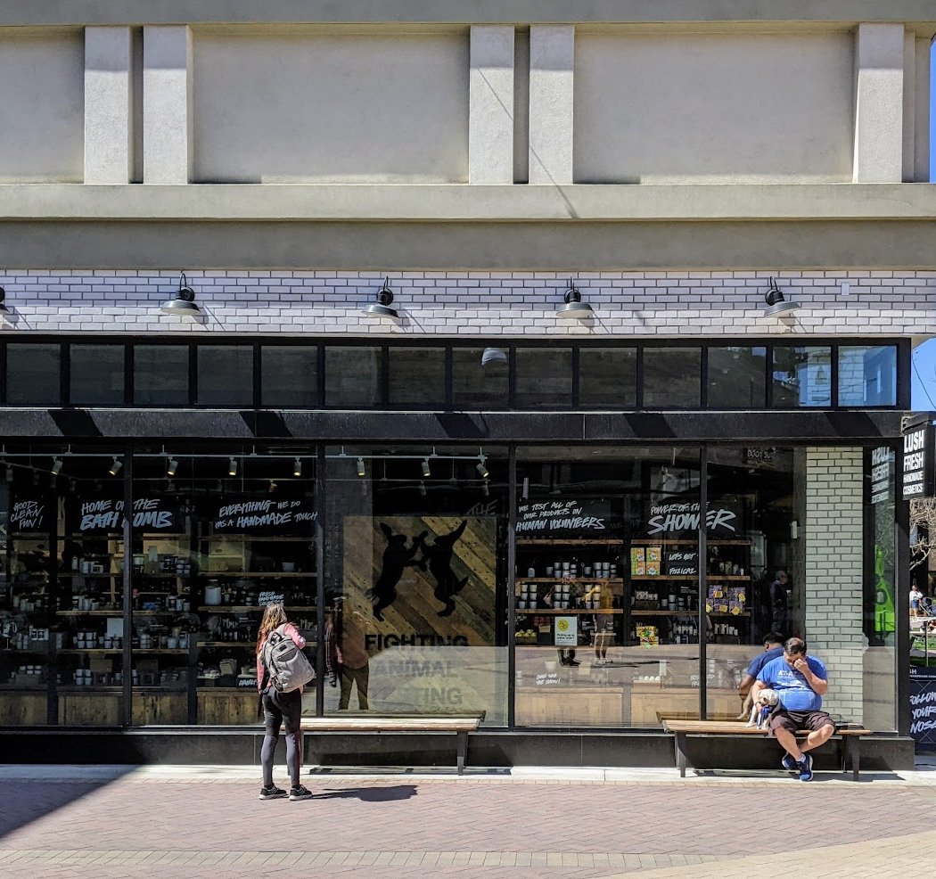 Lush Cosmetics Broadway Plaza 2