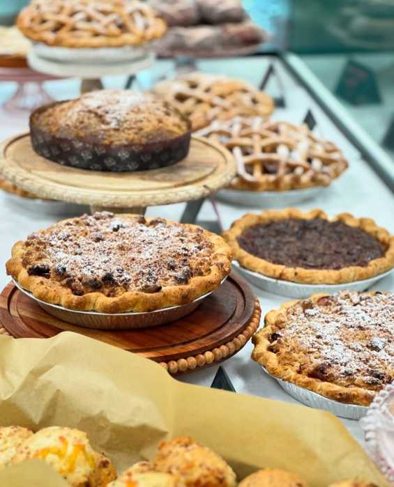 Fern & Aurora Dessert Shop 5