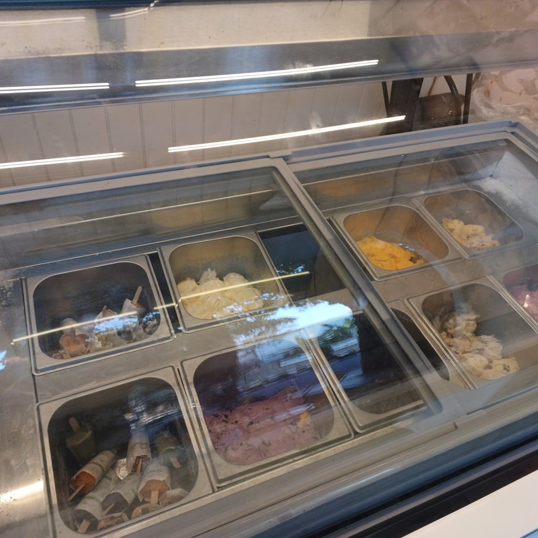 3 Mangos Ice Creams, Waffles & Shakes - Yelahanka 2