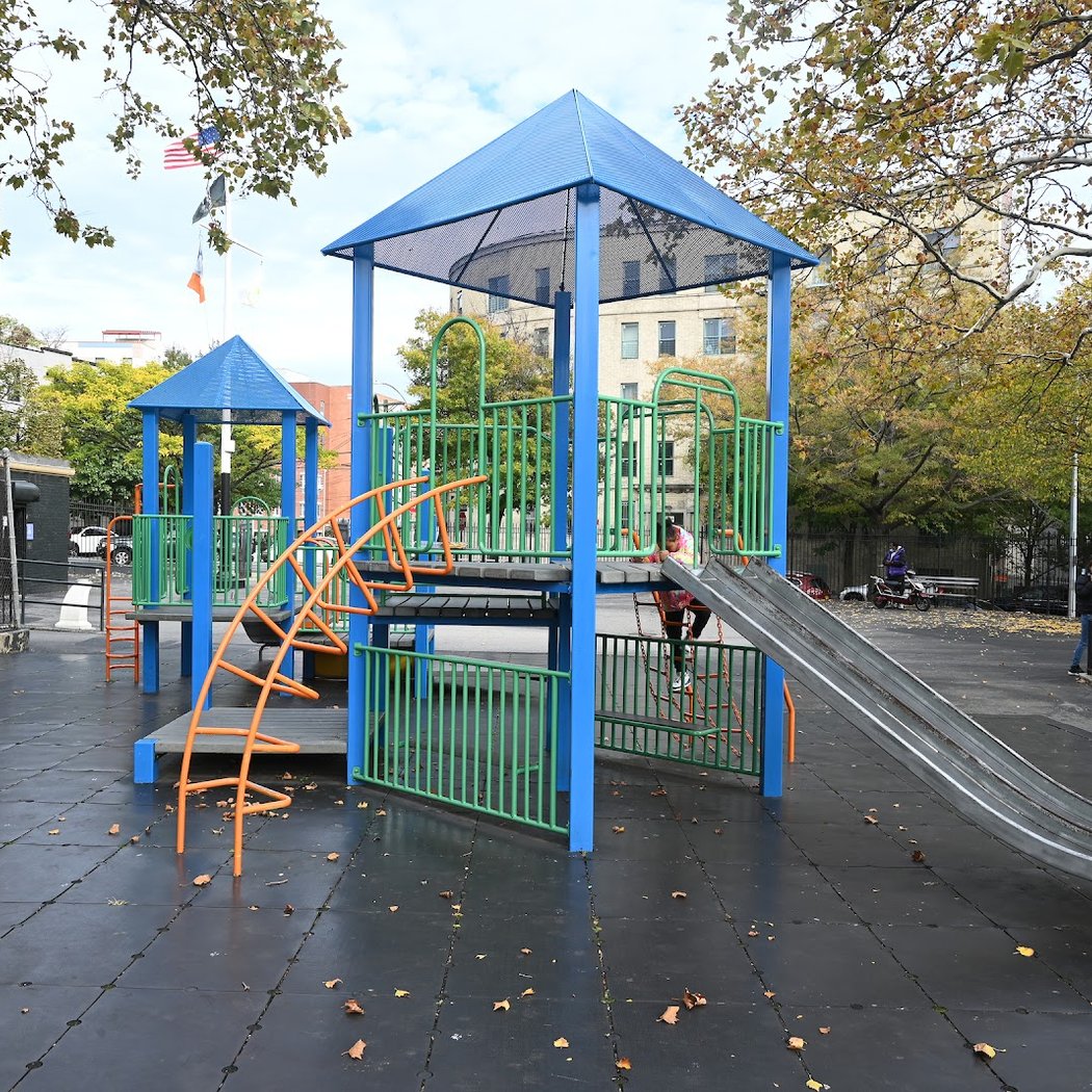 Horseshoe Playground 1