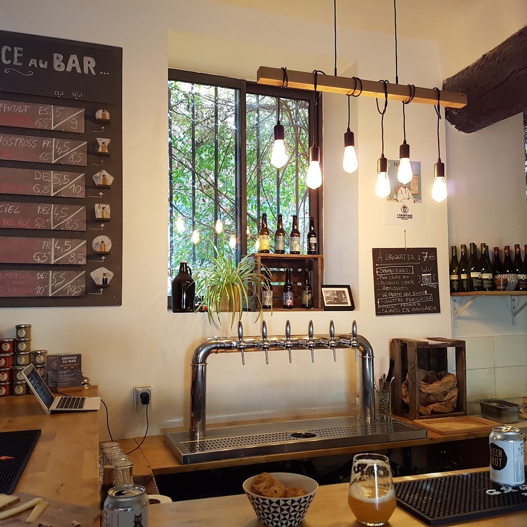 Victor - Cave & Bistrot 1