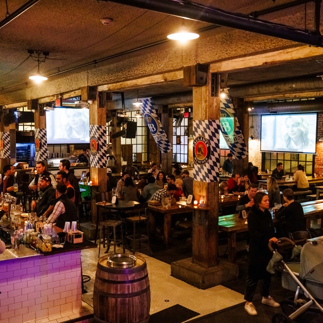 Pilsener Haus & Biergarten 1