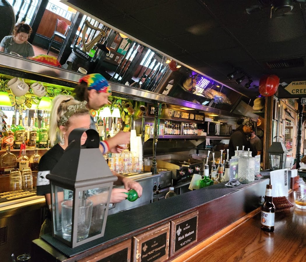 Enoch's Irish Pub 5