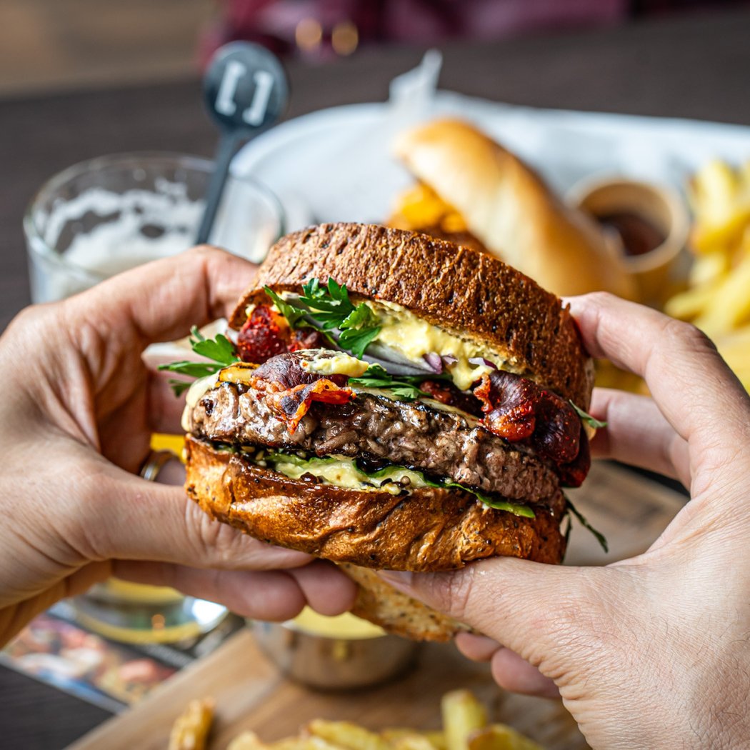 La Ménagerie - Bière artisanale & Burger maison 1