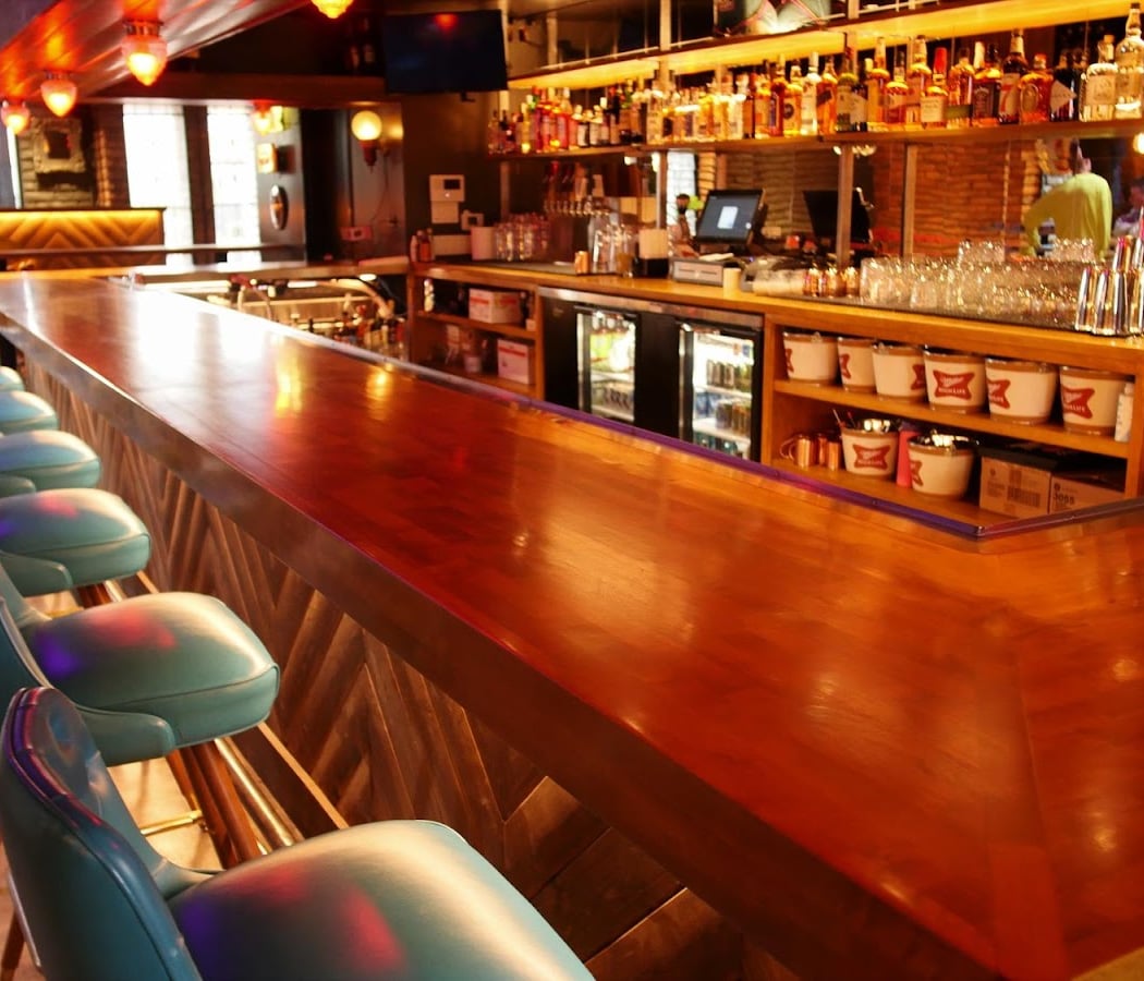 Luckys Indoor Outdoor 3