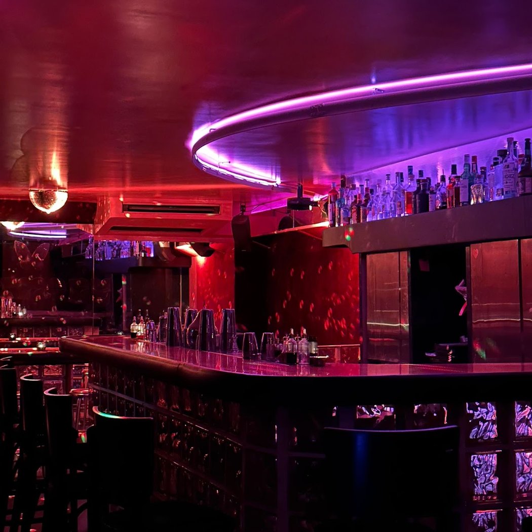 Harmony, bar de nuit. 3