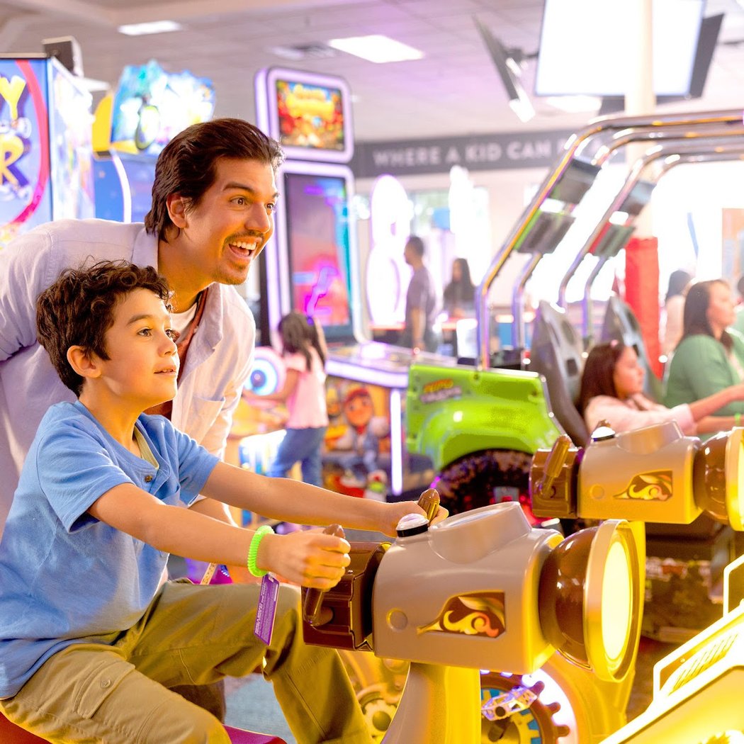 Chuck E. Cheese 2